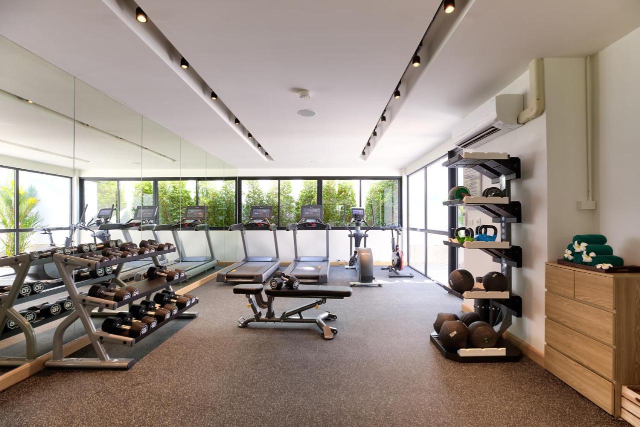 Outrigger Surin Beach Resort - Sha Extra Plus Eksteriør billede The gym at the 100 Queen's Gate