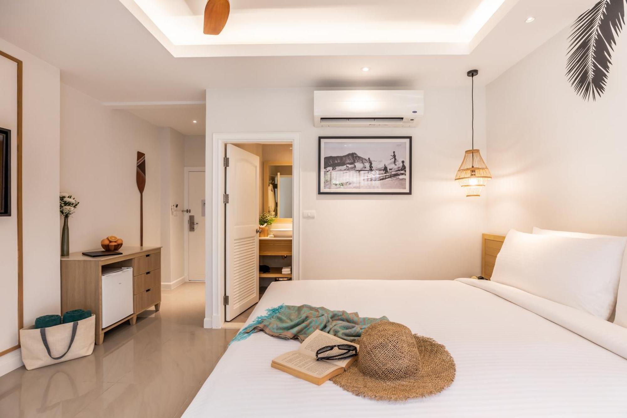 Outrigger Surin Beach Resort - Sha Extra Plus Værelse billede Deluxe Room