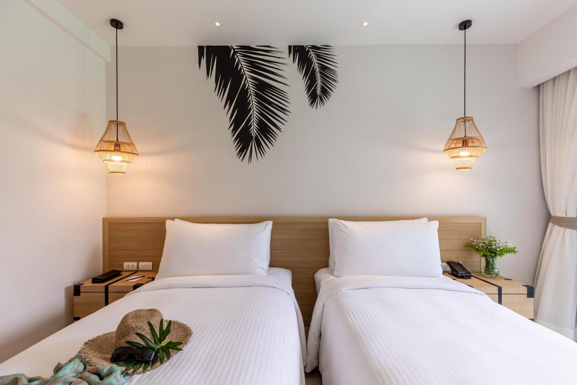 Outrigger Surin Beach Resort - Sha Extra Plus Værelse billede Deluxe Room