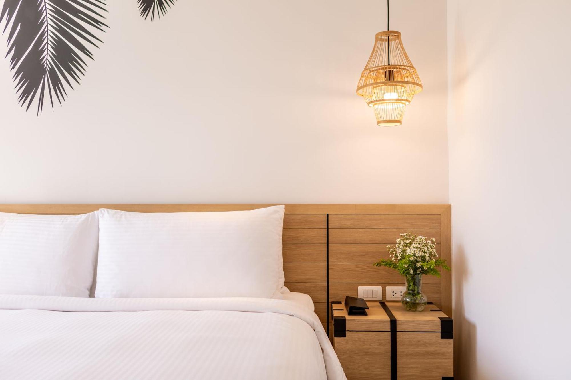 Outrigger Surin Beach Resort - Sha Extra Plus Værelse billede A room at the hotel